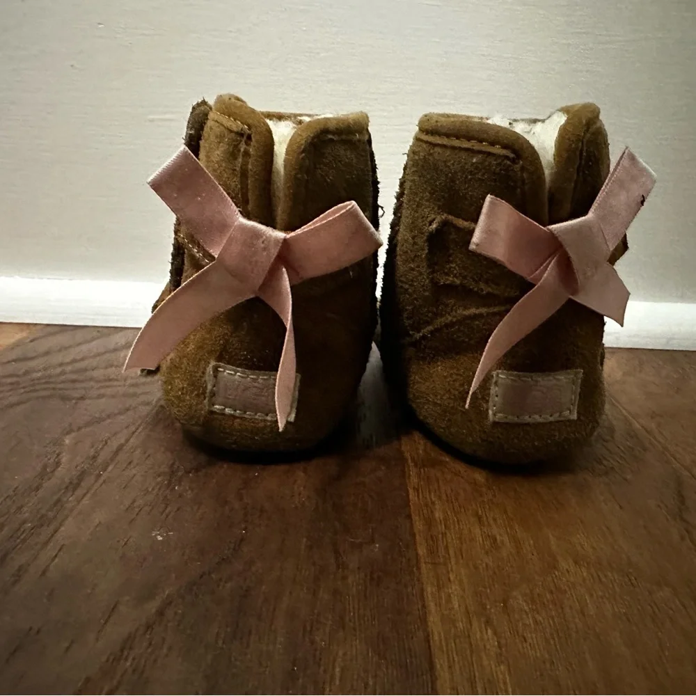 Ugg Bailey Bow 1st walker size 5C
